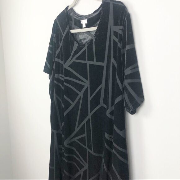 VIP KNITS BY AVENUE | Velvet Short Sleeve Dress Black Women’s Plus Size 22/24 - Picture 4 of 10